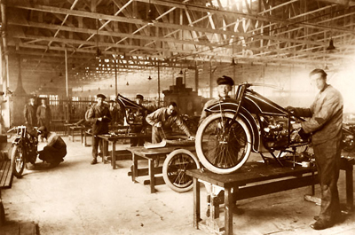 Первая фабрика BMW — сборка мотоциклов «Helios», 1923 г.