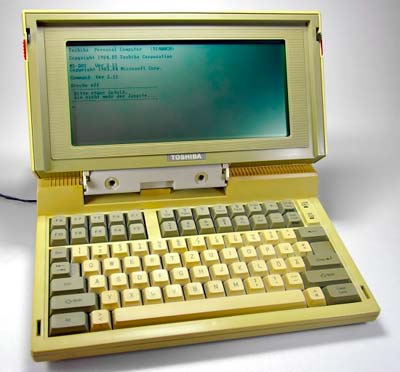 Первый ноутбук от компании «Toshiba» – Toshiba T1100, 1985 г.