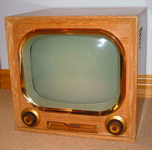 Телевизор Muntz-17A3A с 17-дюймовым экраном, 1951 г. (автор Steve McVoy)